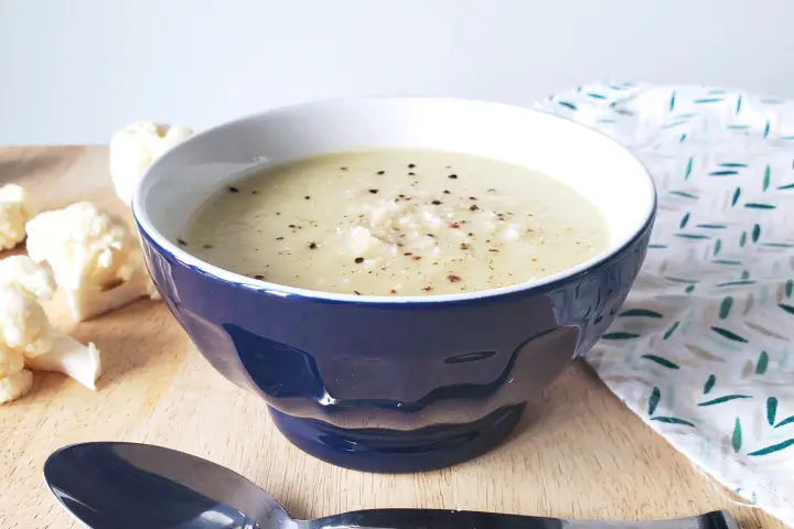 Potage au chou‑fleur et aux poireaux du Québec à congeler ou à mettre en conserve