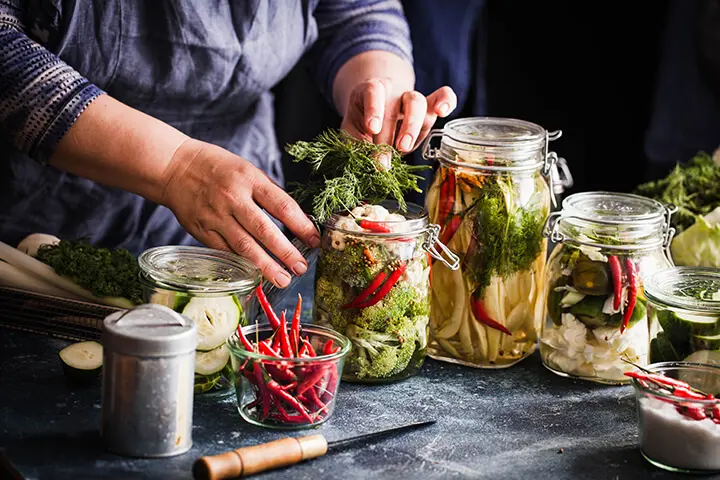 Find out everything about fermented foods, its benefits and 5 recipes!