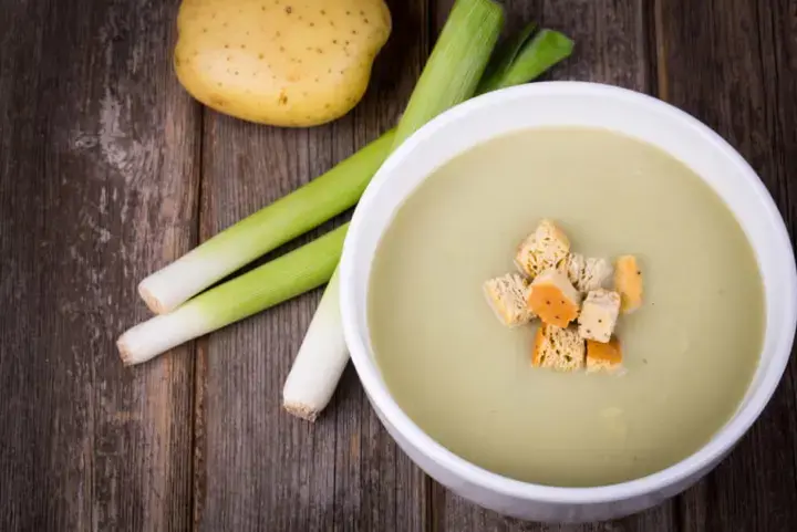 Recipe for classic potato and leek soup