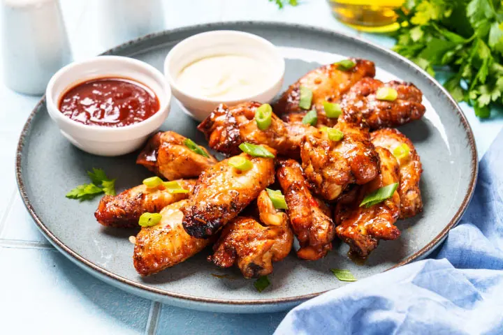 Chicken wings with ginger, leek and honey marinade