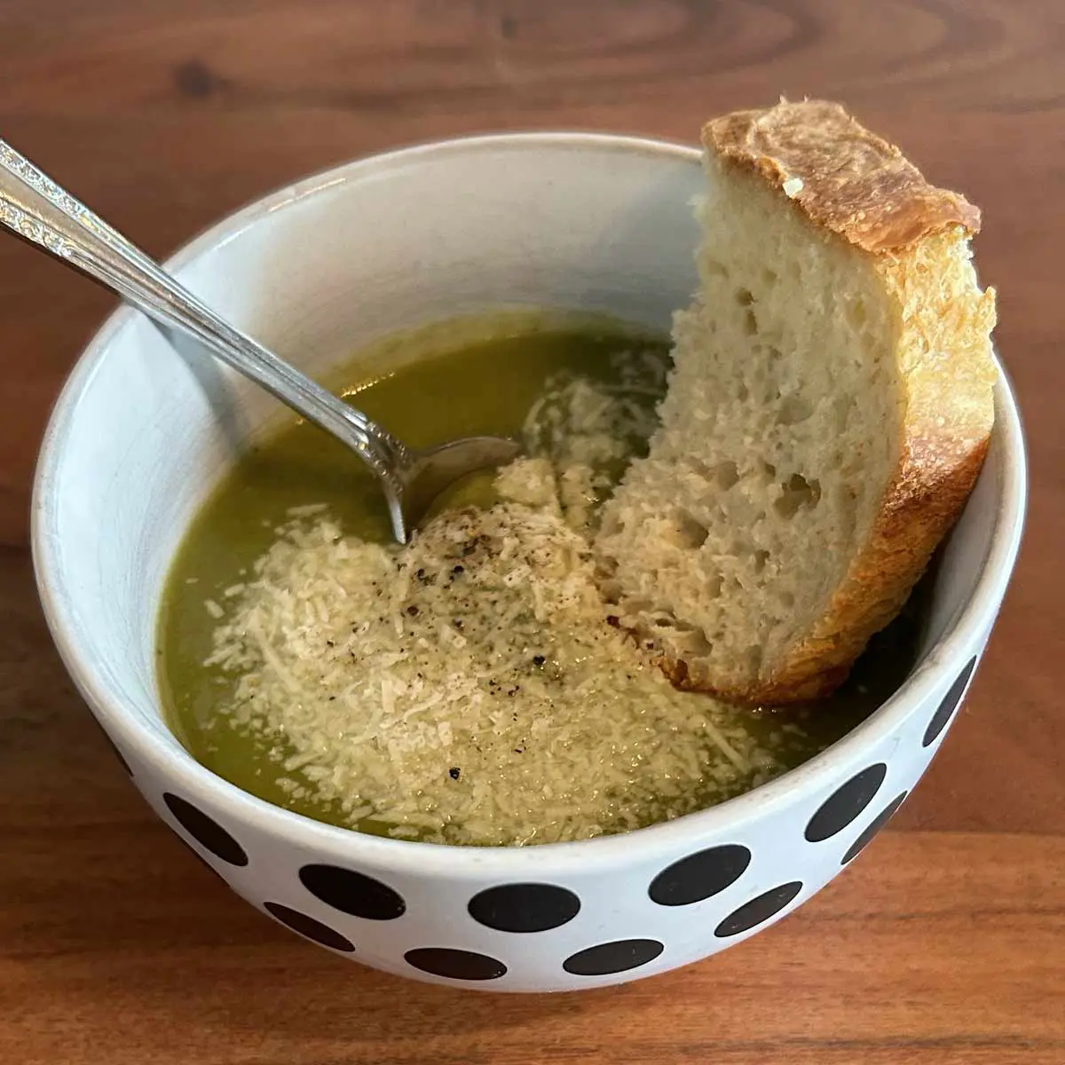 Potage aux poireaux et aux pommes de terre