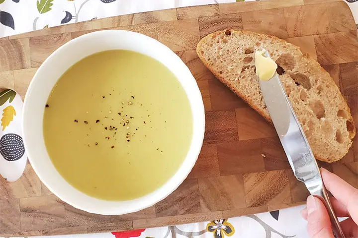 Recipe for leek and celery soup as a creamy vegetable soup